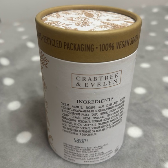 Crabtree&Evelyn Caramelized Fig & Brown Sugar Triple-Milled Soap - Picture 8 of 8